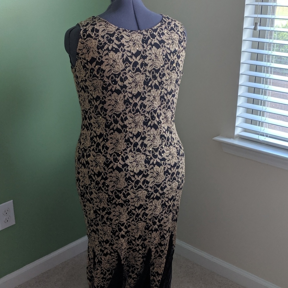 Dress - Picture 4 of 4